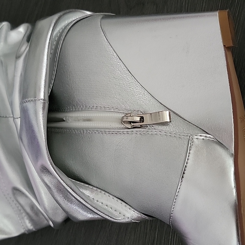 Silver Boot - image 5